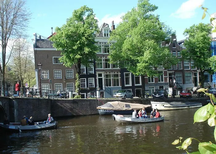 The Blue Stairs Πανσιόν