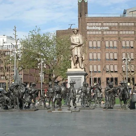 Gasthuis The Blue Stairs 4*